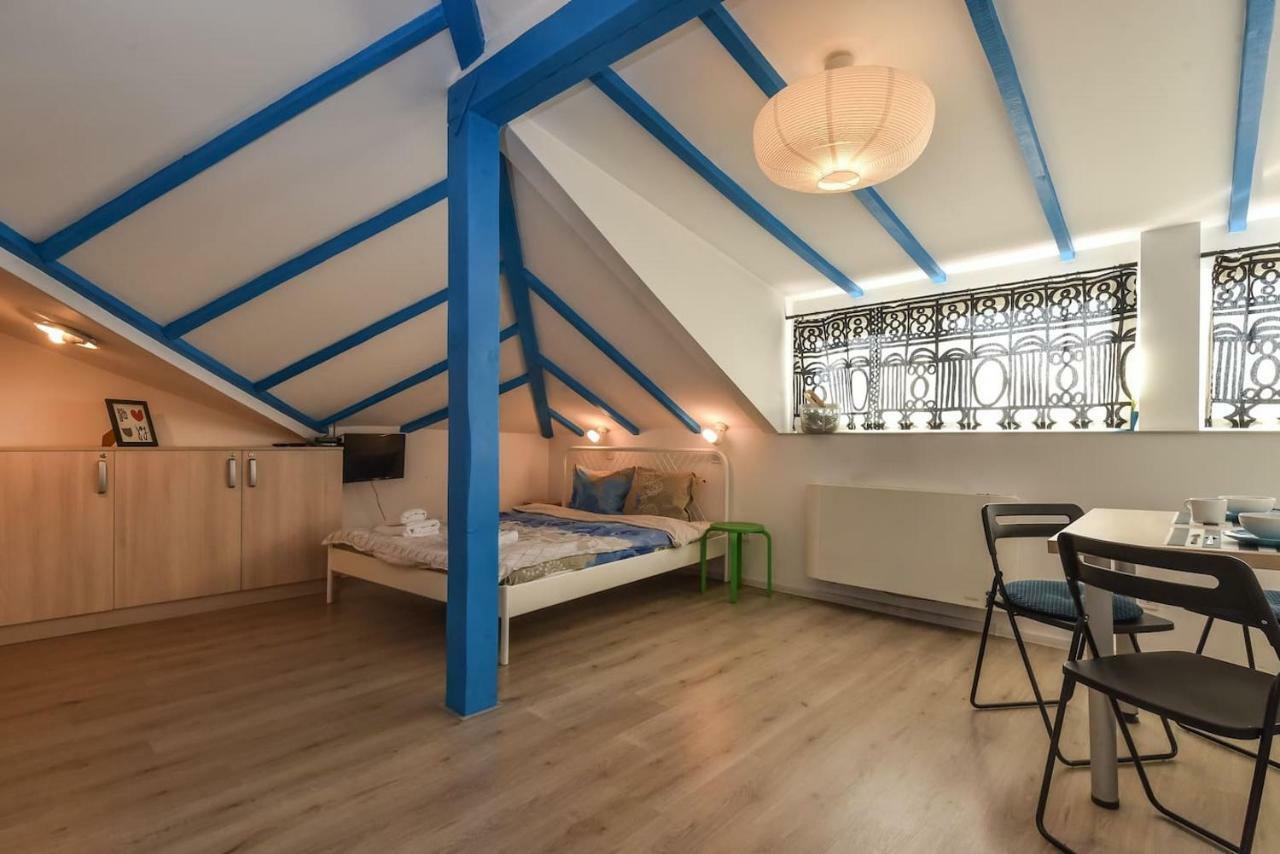 The Ivy House - A Cozy Attic Near The City Center By Flat Mаnager 소피아 외부 사진